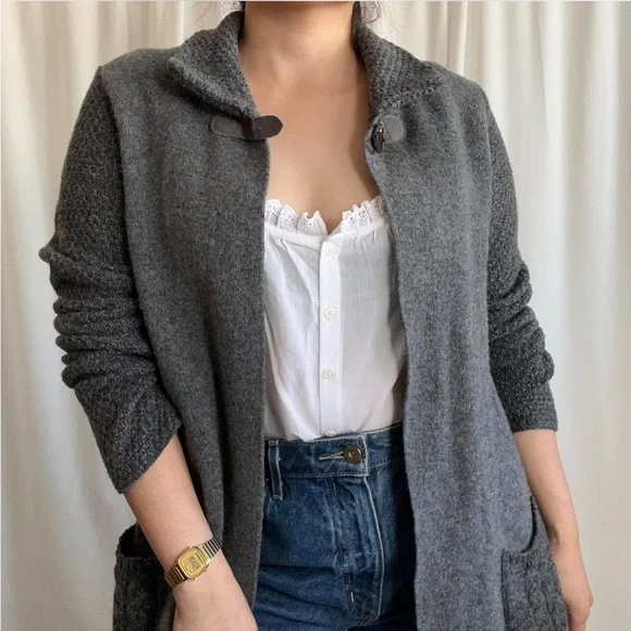 Chiaramente Wool Cradigan sweater Grey  Large. - Picture 5 of 8